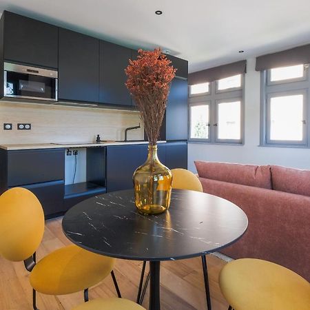 Honore Suite Vue Saone Lyon Bagian luar foto