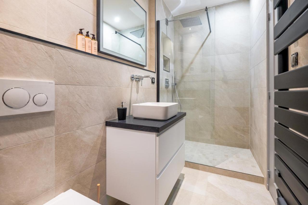 Honore Suite Vue Saone Lyon Bagian luar foto