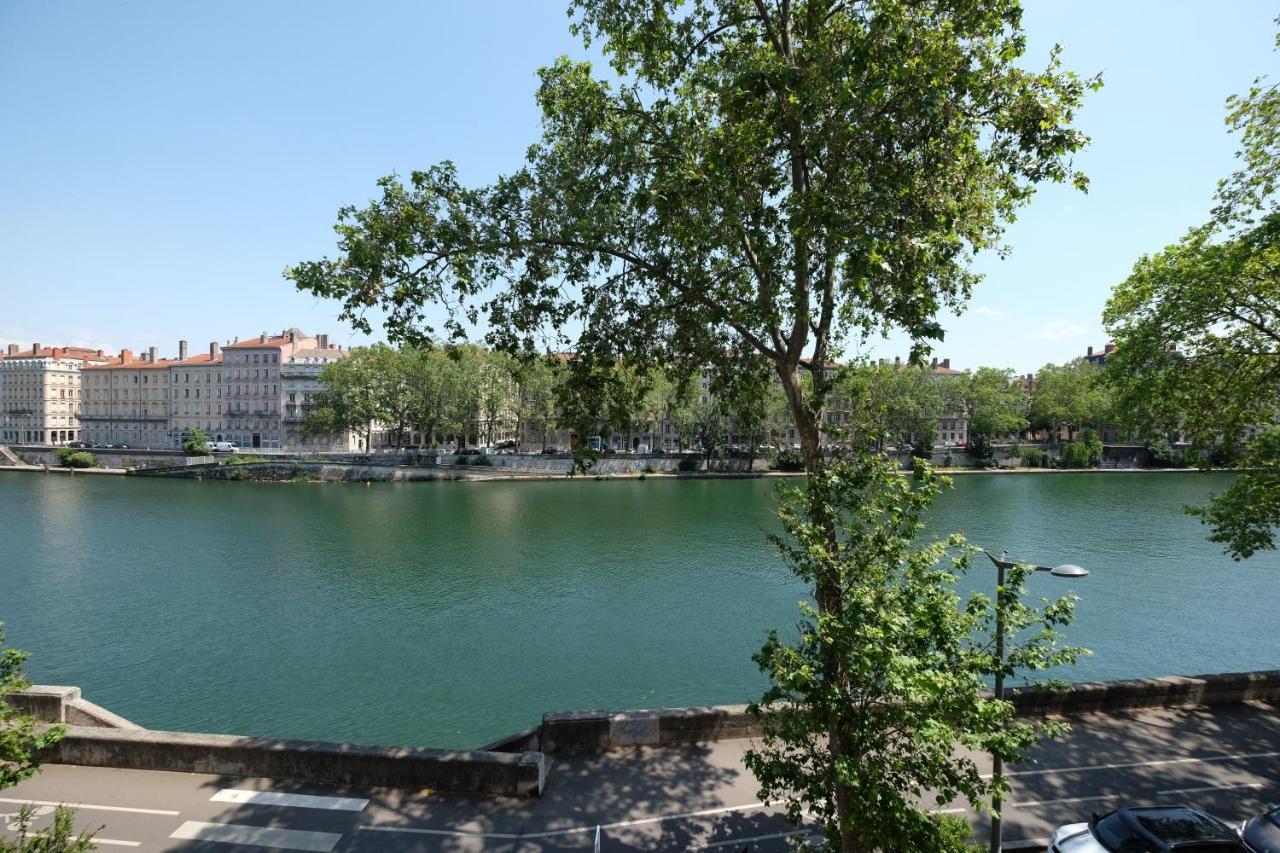 Honore Suite Vue Saone Lyon Bagian luar foto