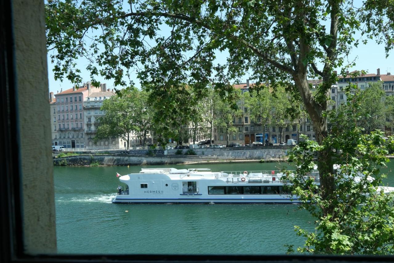 Honore Suite Vue Saone Lyon Bagian luar foto